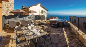 Beautiful Home In Moscenicka Draga - Image 2