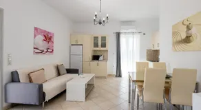 Lydia's East Apartment - Image 2