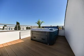 Luxury Penthouse Berin with Rooftop Terrace and Jacuzzi - Image 4