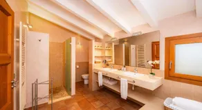 Maison de campagne avec piscine privée, barbecue et jardin | Vue jardin - Image 2