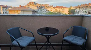 Boutique Apartment with Jacuzzi Pleven - Image 4