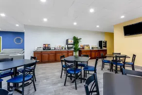 Days Inn by Hampton Near Coliseum Convention Center - Image 3