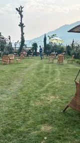 Meraas the Lake View Homestay 2BR  FF in Srinagar by Homeyhuts - Image 2