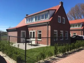 Pet-Loving Stay with Garden - Image 1