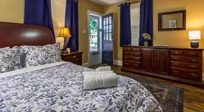 Ground-Level 2B2B Apt in Bryn Mawr w Parking - Image 2