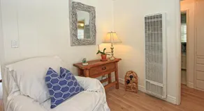 1009 W Bay - Image 2