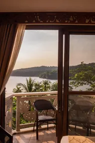 La Jolla Hotel and Beach Resort - Image 2