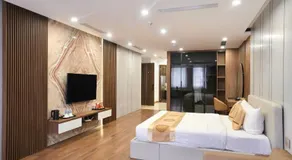 Queen Hotel Hoàng Gia - Image 2