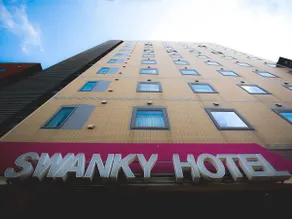 Swanky Hotel Otomo - Image 2