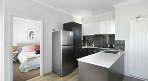 Chic Exec 2bdr 2bath -River,FREO,Parking,AC - Image 3