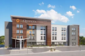 La Quinta Inn & Suites by Wyndham Roanoke Hollins/I-81 - Image 2