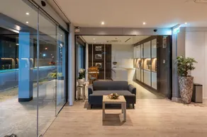 The Crest Hotel - Image 3