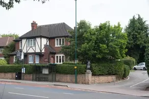 Tudor Lodge Hotel - Image 5