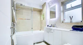 leigh Penthouse Apartment - Image 2