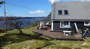 Small Basement Apartment Private Entrance Nice View - Image 5