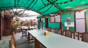 Hotel Family Home - Image 4