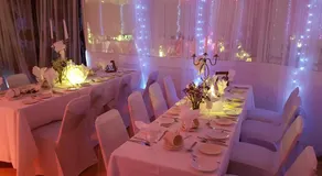 The Town House Hotel - Image 2