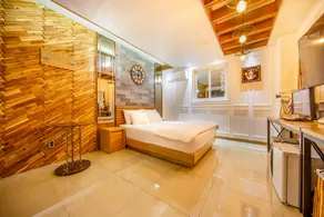 Savoy Hotel - Image 5