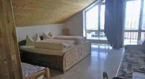 Gästehaus am Rathaus, Mehrbettzimmer 2 - Image 2