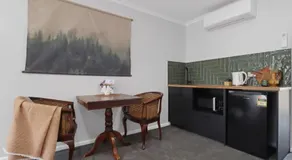 14 Scenic Studio - Image 4