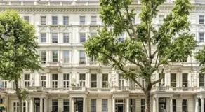 3-Bed South Kensington Flat with Outdoor Terrace - Image 4
