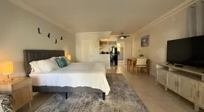 Beach Aqualina Apartments - Image 2
