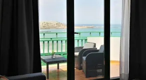 Cucharas Playa terrace sea views - Image 3