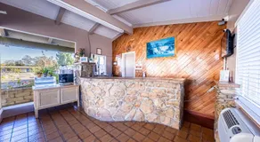 Town and Country Inn - Image 3