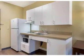 Studio 6 Suites Seattle Kent WA - Image 2
