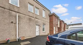 1-Bed Duplex with Sofa Bed in Airdrie Lanarkshire - Long Stays - Free Parking - Image 5