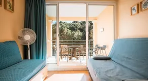 Studio 4 personnes sur la Presqu'île de Giens avec piscine et accès direct sur la plage - Image 2