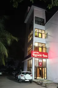 Hotel Royale Inn - Image 4