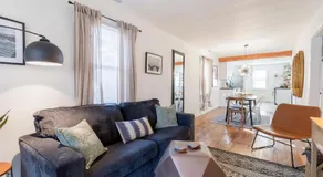 Cozy Beach Cottage Near The Bay - Image 2