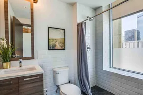 Luxurious Downtown Dallas Loft with Skyline Views - Image 3
