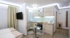 Laura Lifestyle and White Tower - Image 2