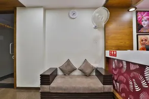 OYO Flagship 36648 Hotel Waterlily - Image 2
