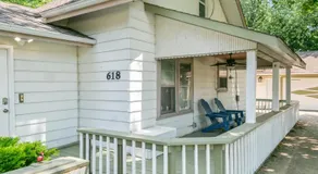 Beautiful Updated 5 bedroom home in Downtown Libertyville Near Naval Base - Image 4