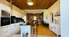 Luxury farm stay with outdoor jacuzzi - Image 3