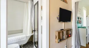 Casita Gundry- Boutique Hideaway, Quaint Historic Charm - Image 3