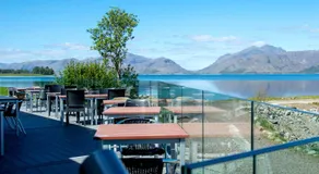 Holly Tree Hotel, Swimming Pool & Hot Tub - Image 3