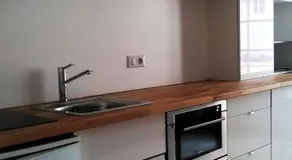Avec CLIMATISEUR appartement DESIGN vous propose, un appartement 2 chambres et salon, 3 appartements une pièce, Dans les appartements , NETFLIX, lits faits à votre arrivée, serviettes de toilette, Ménage, Wifi ,Plage à 190m, BOX à Vélos - Image 2
