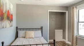 Downtown Bungalow- 2 bedroom - Image 2