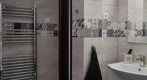 Karacsony Guest House - Image 3