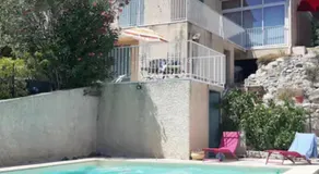 Chambre pour 2 , Jardin Piscine Arrêt de bus 50m ,Climatisé - Image 4