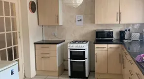 Room only guest accommodation, guest house self catering - Image 4