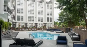 Uptown Townhouse Studio Apartment -WiFi-10 min walk to Spectrum Center - Image 3