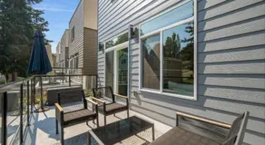 Perch - Modern Seattle Retreat w/ AC, Garage & Decks - Image 4