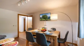 Modernes Apartment tolle Lage Familien 3 Schlafzimmer große Terrasse 2 kostenlose Parkplätze - Image 2