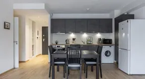 Magnifique 2 pièces, tout équipé, terrasse privée - Image 3