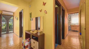 Apartment Crveni - a three bedroom apartment with a stunning sea view - Image 5
